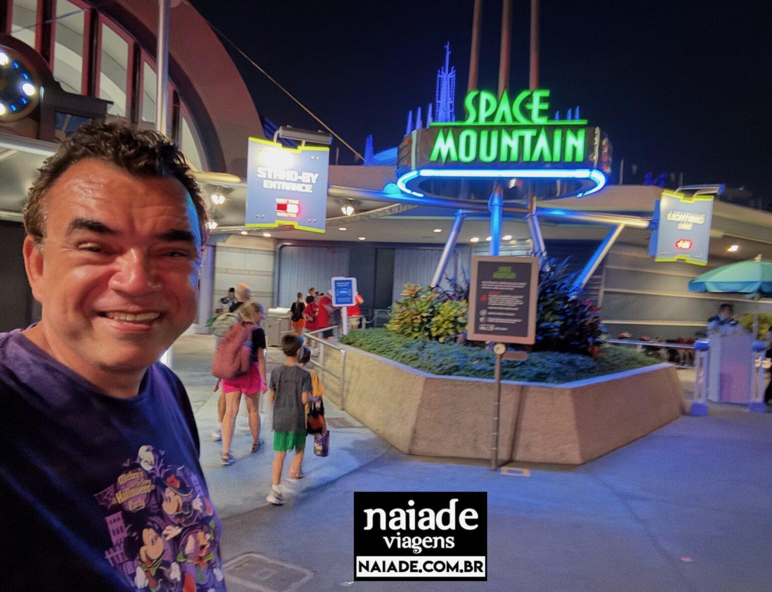 Chico da Naiade na Space Mountain do Magic Kingdom em 2024