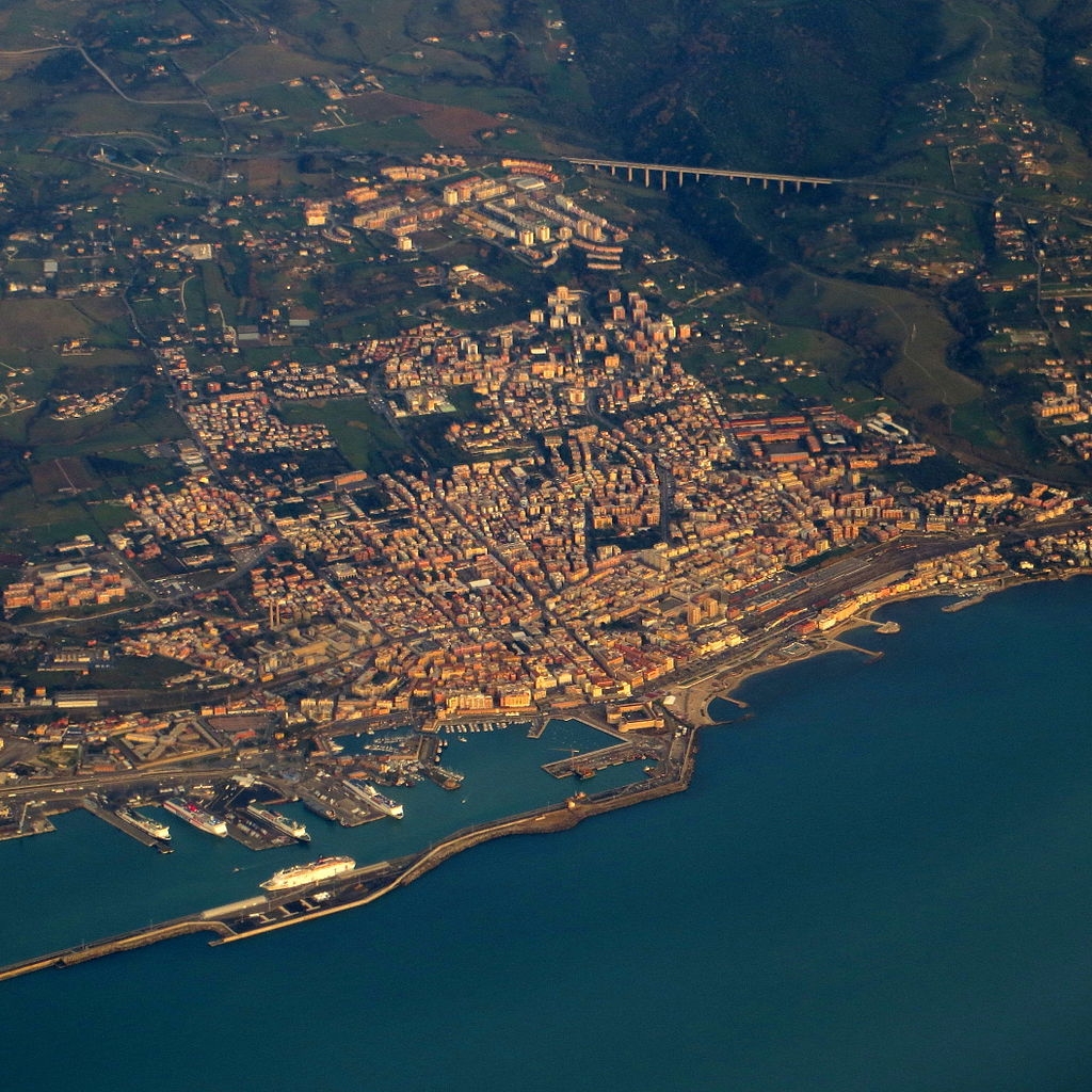 Imagem para MDC - Civitavecchia vista aerea