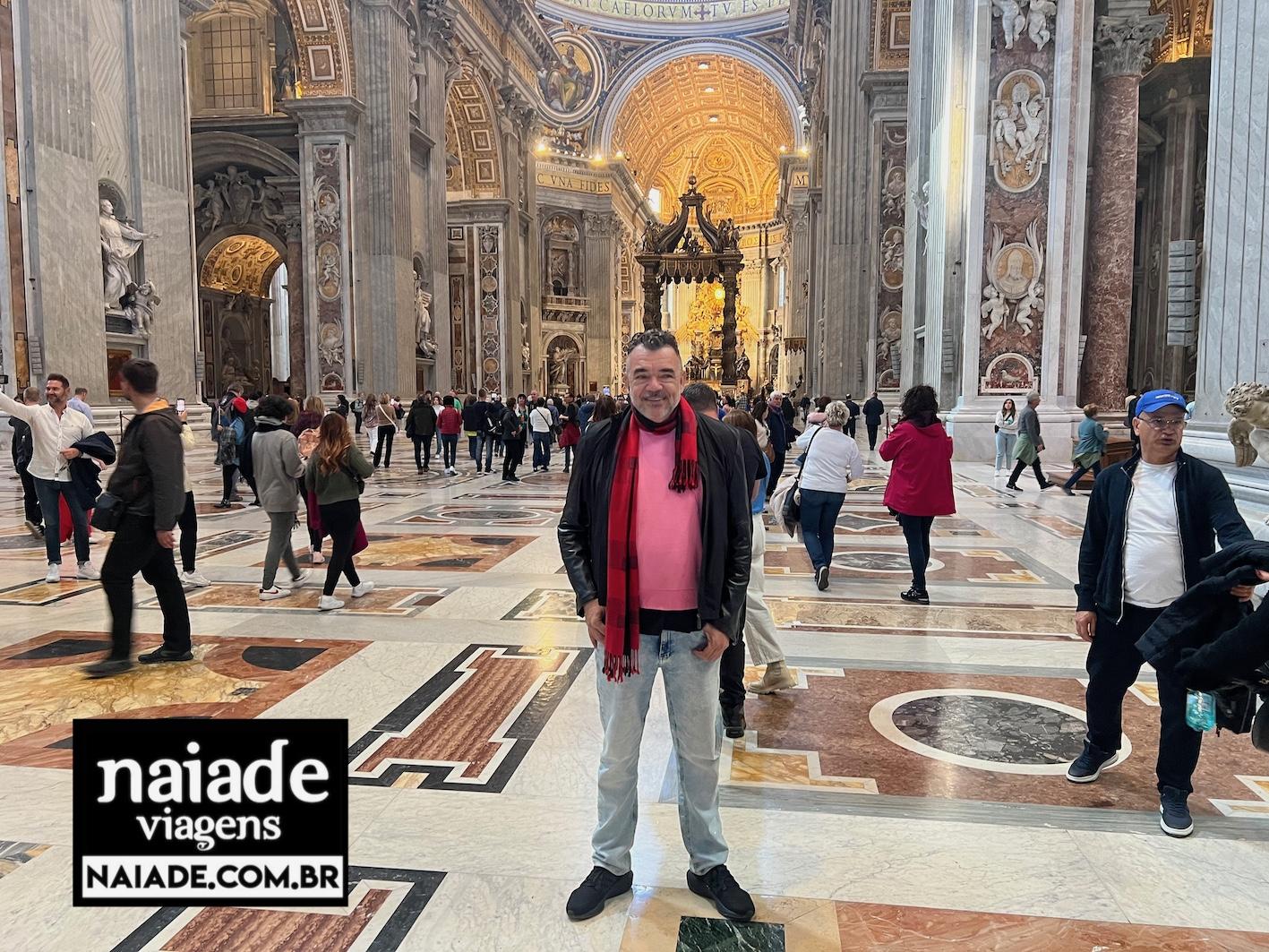 Chico da Naiade na Basílica de São Pedro no Vaticano em 2023