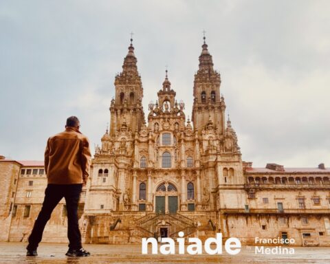 Chico em Santiago de Compostela em 2026