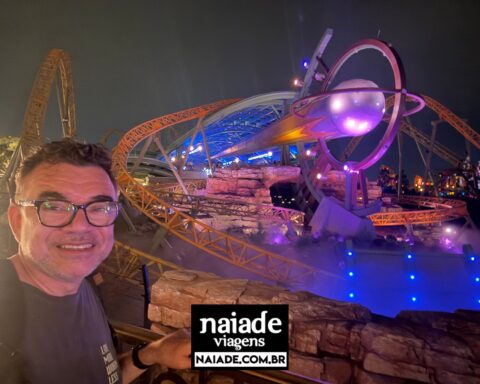 Chico da Naiade na Stardust Racers Epic Universe Noite 2025