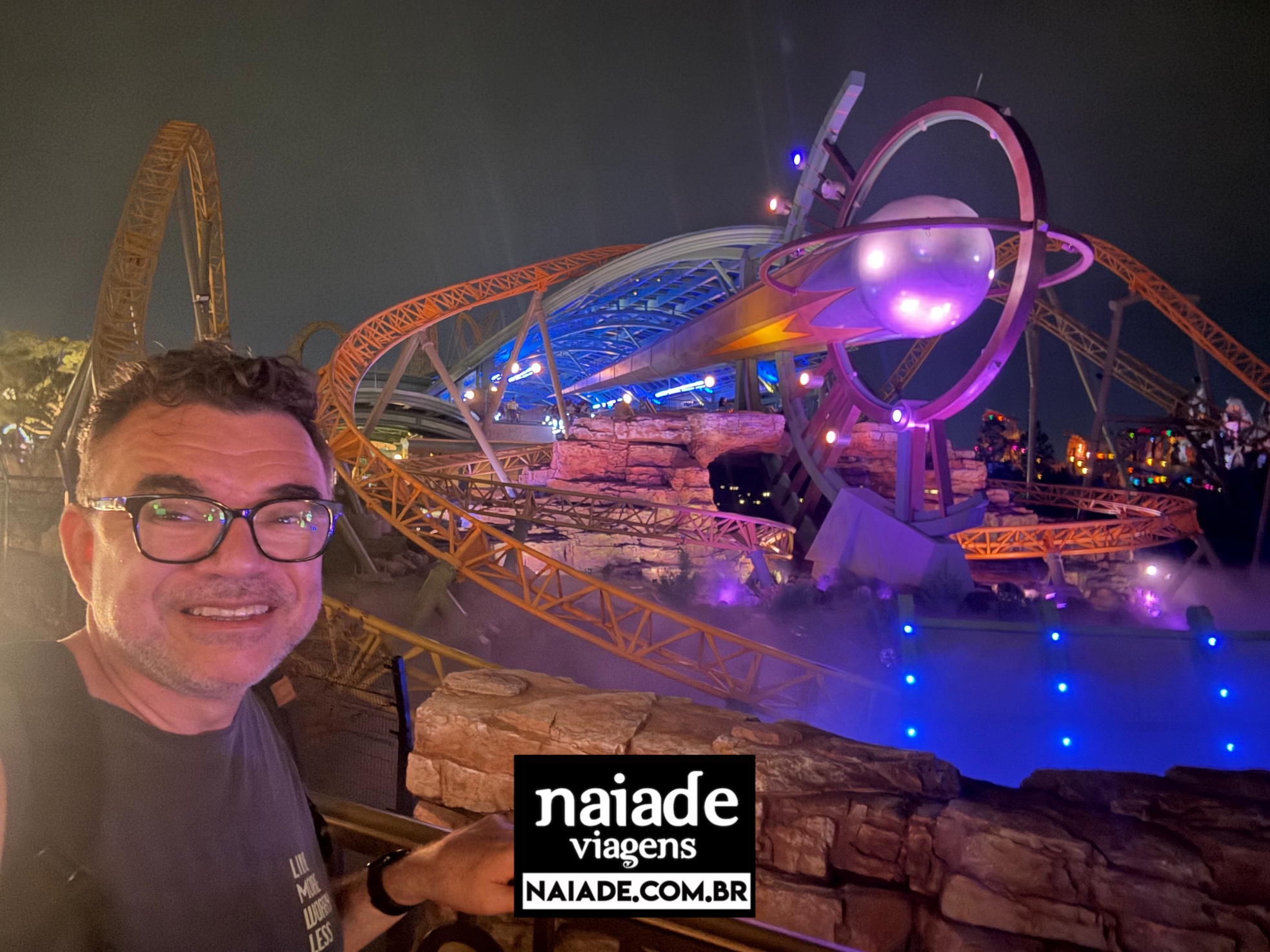 Chico da Naiade na Stardust Racers Epic Universe Noite 2025