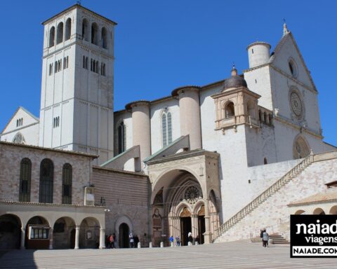 Entrada da Igreja Menor Basilica de São Francisco de Assis Naiade PB