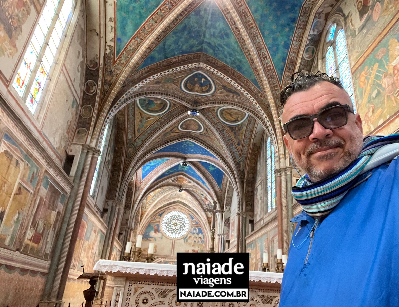 Chico no interior da Igreja Maior Basilica de Sao Francisco com a Naiade em 2023