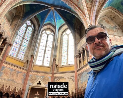 Chico no interior da Igreja Maior Basilica de Sao Francisco com a Naiade em 2023