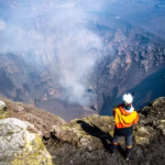 Trilha pelas crateras parasitas em Pucon by Naiade CVT