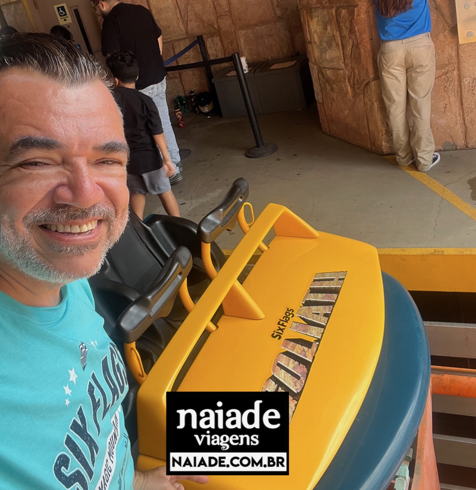 Chico na Montanha Russa Goliath no Six Flags Magic Mountain 2023