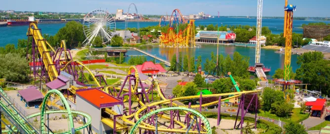 Six Flags La Ronde by Naiade EXP