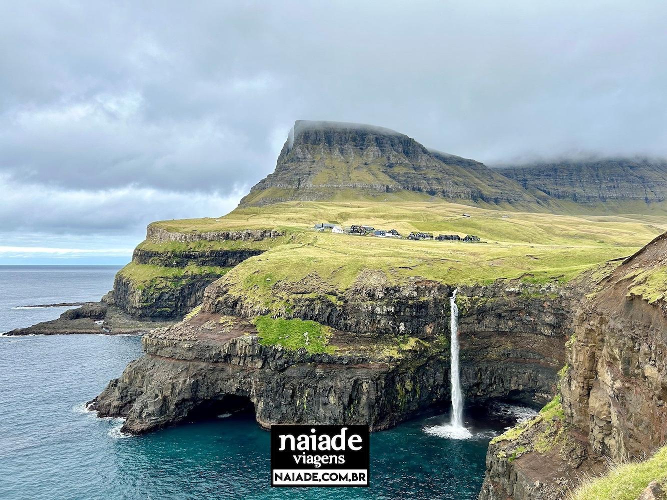 Cachoeira Múlafossur em Faroe Dianmarca by Naiade PB