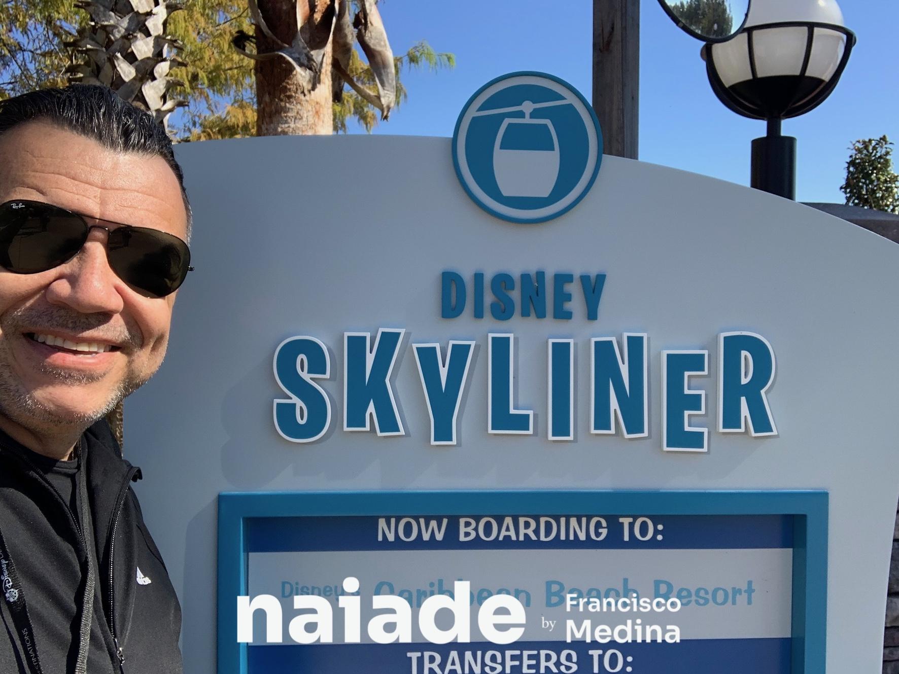 Chico e o Skyliner Disney em 2019