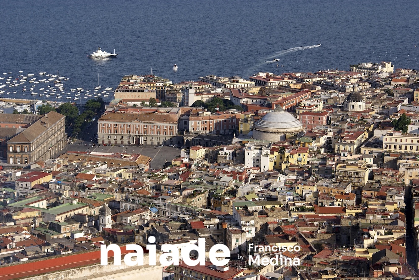 Vista Aerea de Nápoles na Italia por Naiade PB