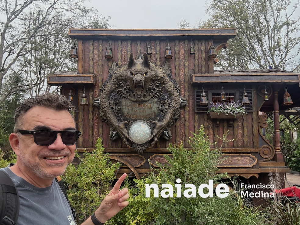 Chico da Naiade no Curse of the Werewolf no Dark Universe no Epic Universe em 2025