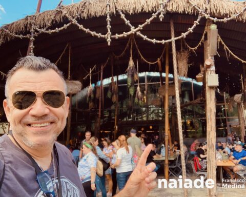 Chico da Naiade no Satu'li Canteen no Animal Kingdom