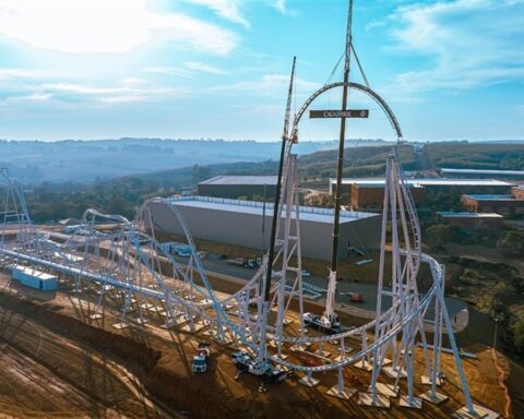 Cacau Park Montanha Russa Construção by Naiade OF 01