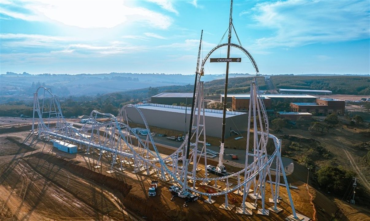 Cacau Park Montanha Russa Construção by Naiade OF 01