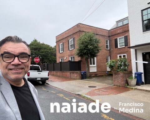 Chico da Naiade em GeorgeTown na Casa em que foi gravado Exorcista em Washington durante treinamento em 2026
