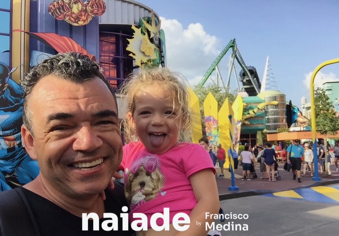 Chico da Naiade e sua filha Catarina Medina na Marvel Super Hero Island no Universal Orlando em 2017