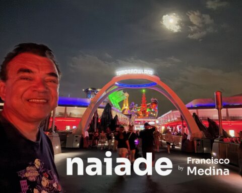 Chico da Naiade na Tomorrowland no Magic Kingdom em 2024