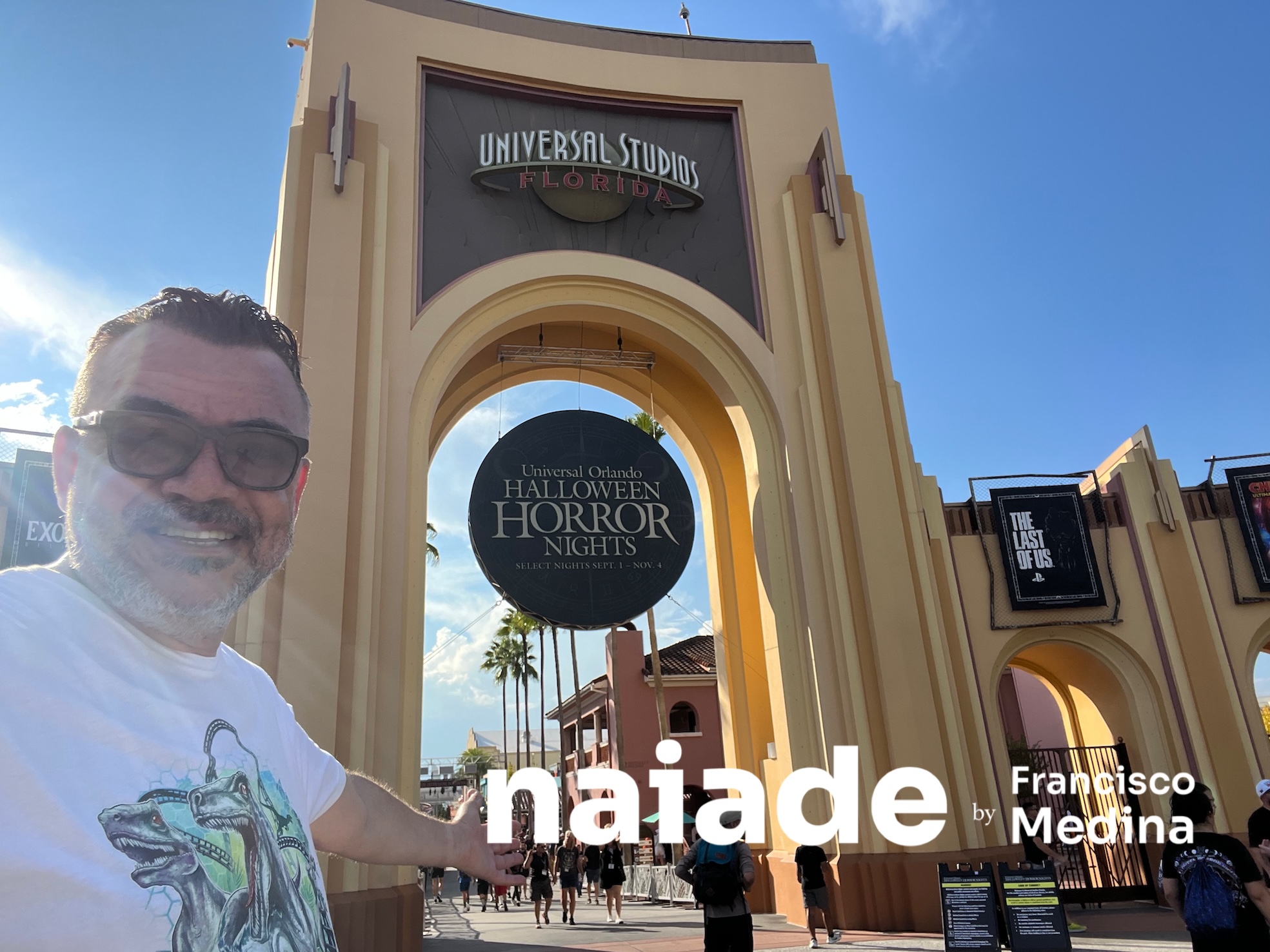 Chico da Naiade na entrada do Universal Studios em 2023